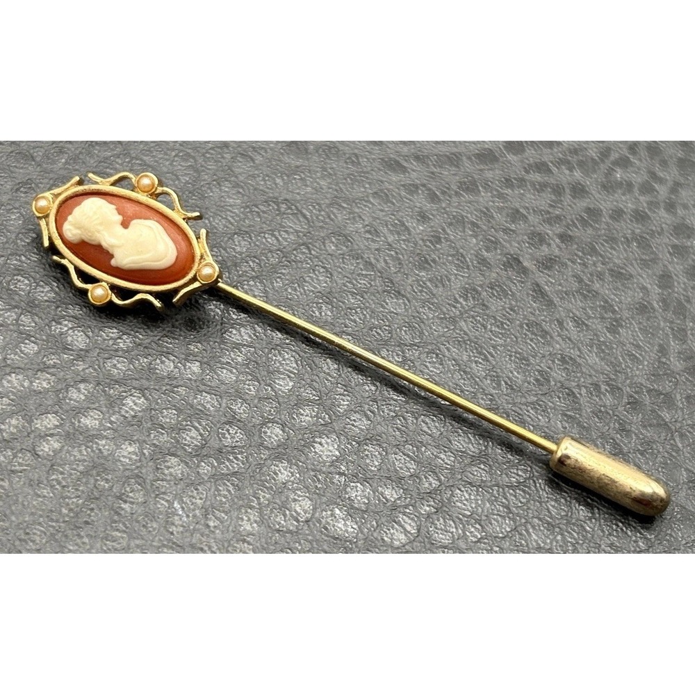 Avon Gold Tone Cameo Stick Pin Brooch Faux Pearl Accents Vintage